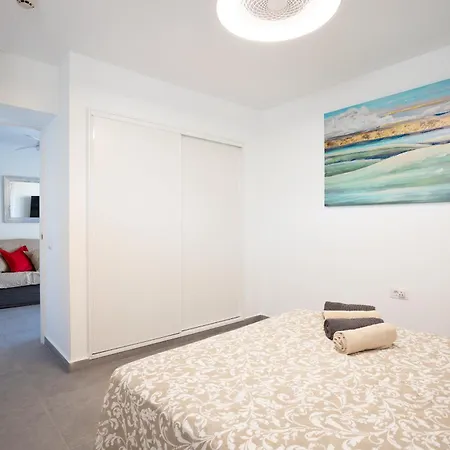 Luxury San Eugenio Ocean And Harbour View Lägenhet