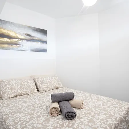 Апартаменты Luxury San Eugenio Ocean And Harbour View